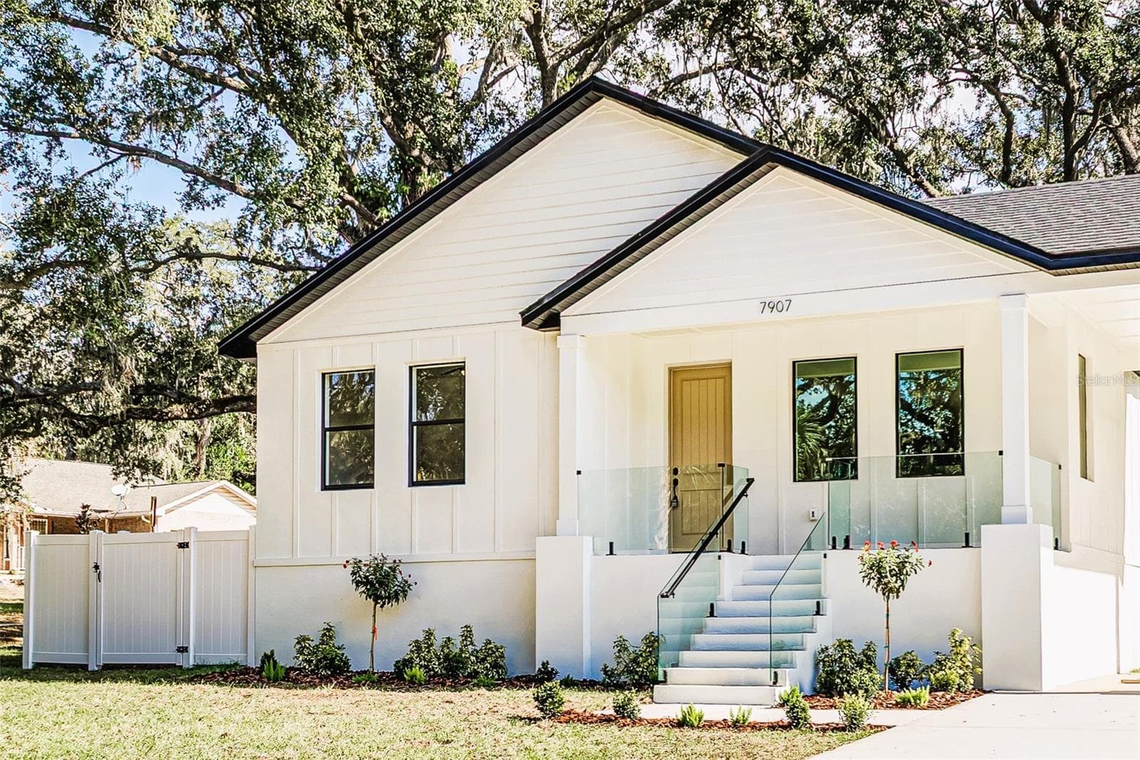 Single Family Residence at 7907 N GREENWOOD AVE, TAMPA, photo 6 of 54