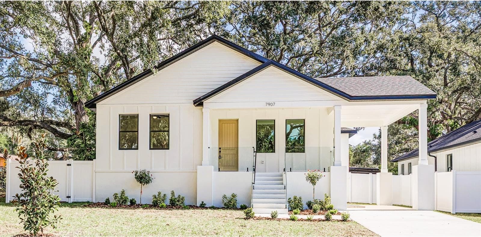 Single Family Residence at 7907 N GREENWOOD AVE, TAMPA, photo 9 of 54