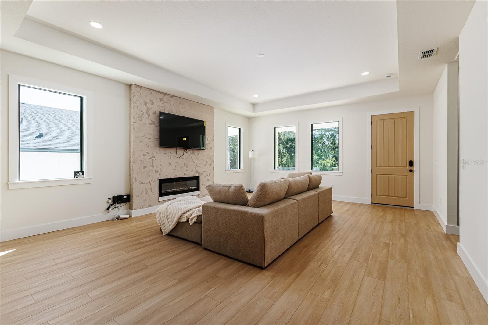Single Family Residence at 7907 N GREENWOOD AVE, TAMPA, photo 11 of 54