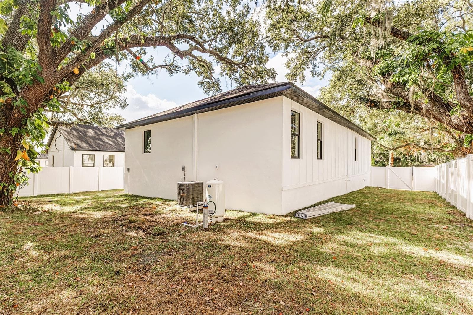 Single Family Residence at 7907 N GREENWOOD AVE, TAMPA, photo 54 of 54