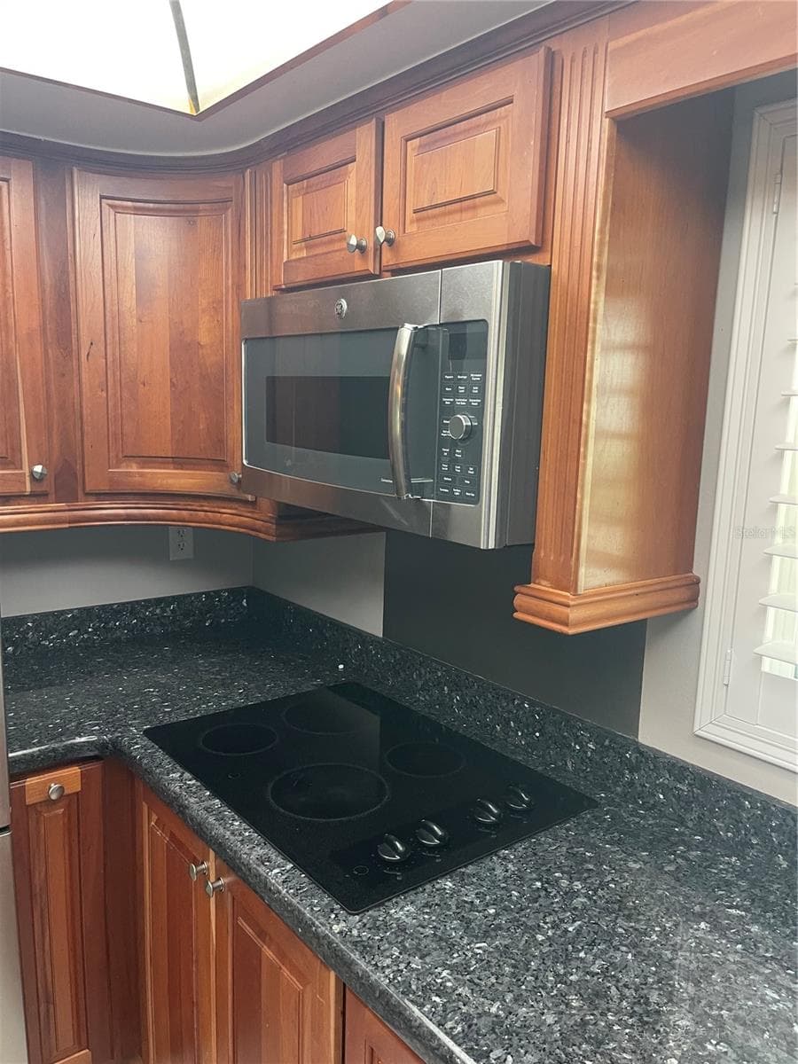 Villa at 90 S HIGHLAND AVE #1, TARPON SPRINGS, photo 7 of 40