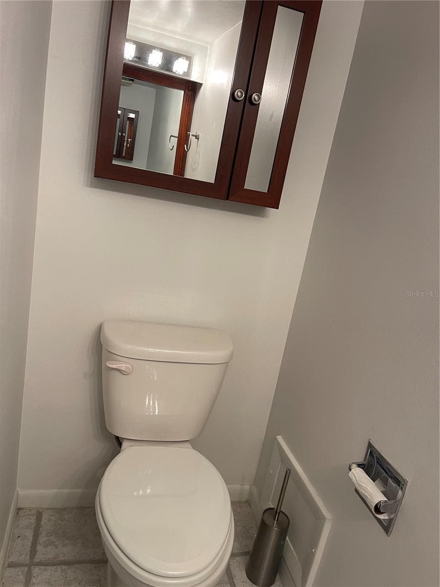 1/2 BATHROOM - 90 S HIGHLAND AVE #1, TARPON SPRINGS