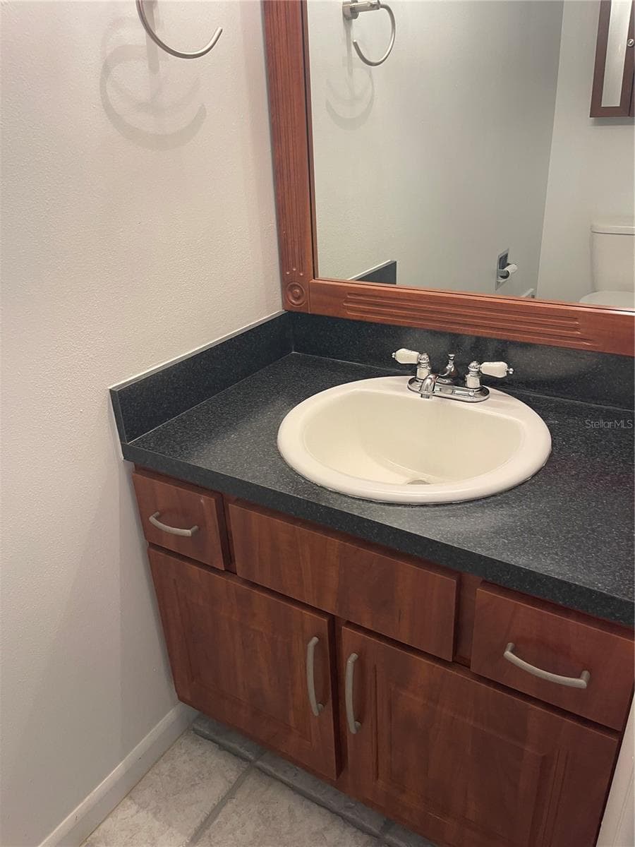 1/2 BATHROOM - 90 S HIGHLAND AVE #1, TARPON SPRINGS