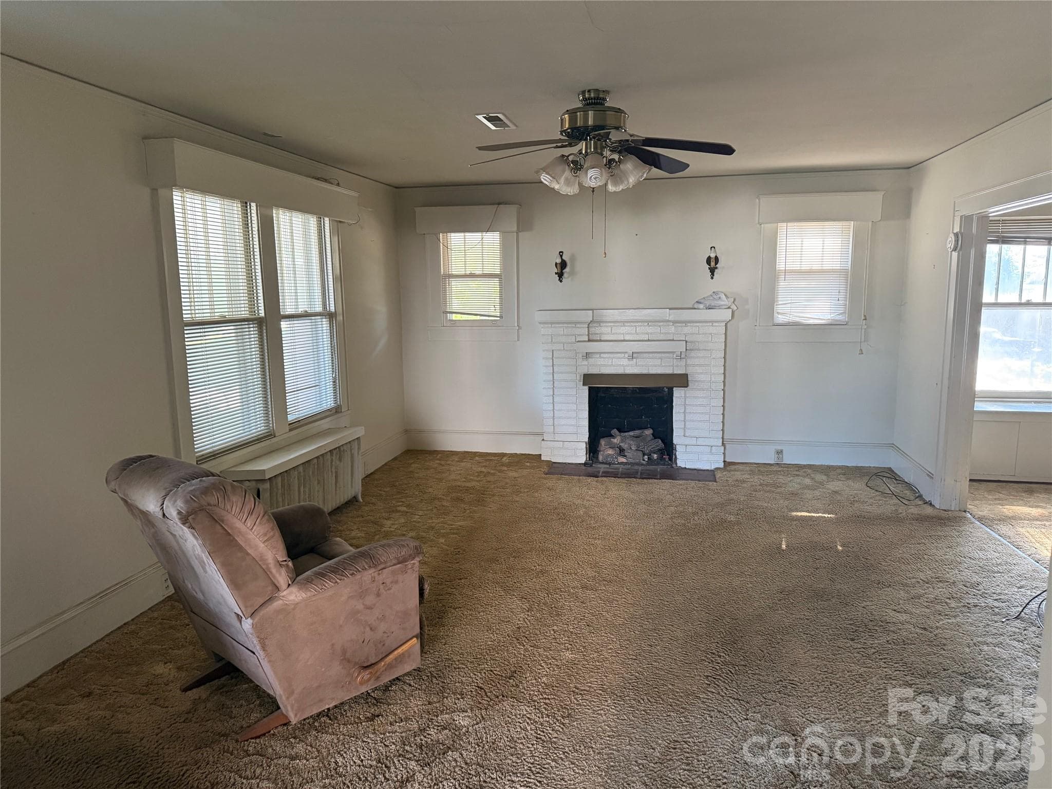 Single Family Residence at 718 E E Franklin Street, Monroe, photo 9 of 15