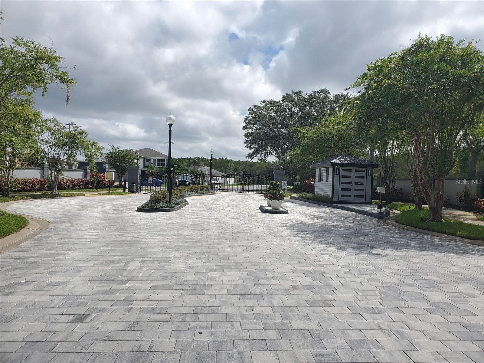 Gated entry at Kempton Park - 12900 LOS ALAMITOS CT, ORLANDO