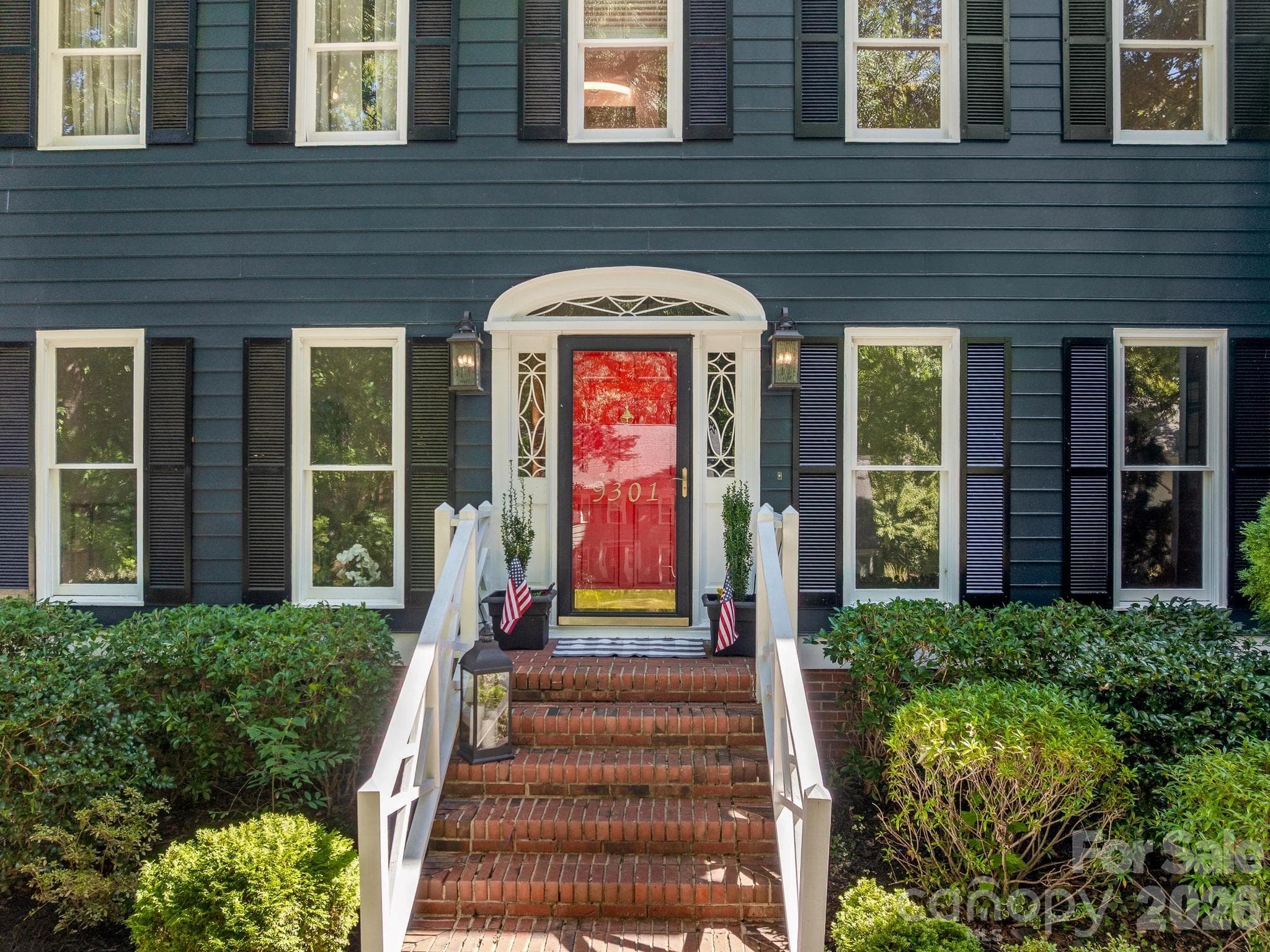 Single Family Residence at 9301 Hanover South Trail, Charlotte, photo 2 of 39