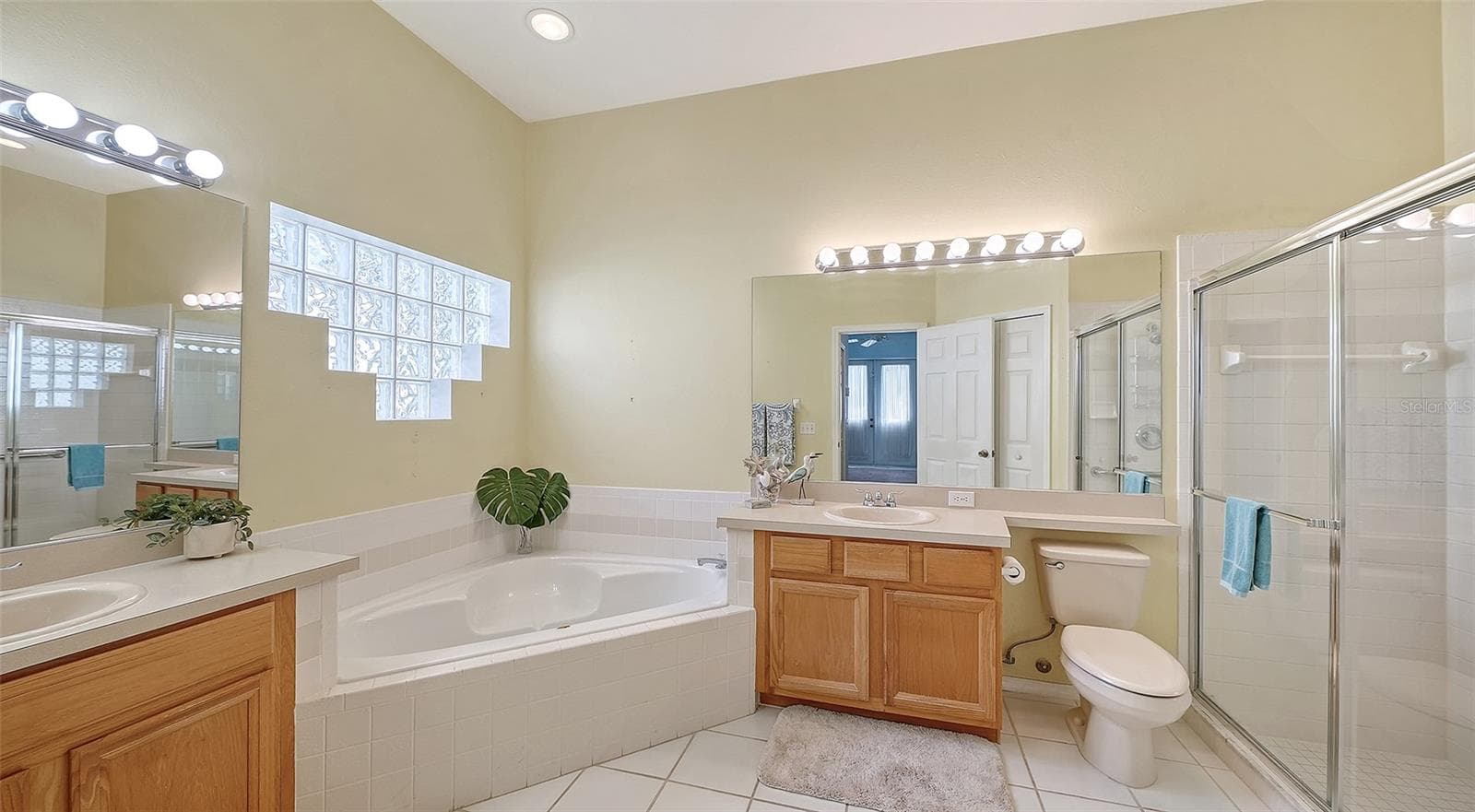 primary bath - 4942 OLDHAM ST, SARASOTA