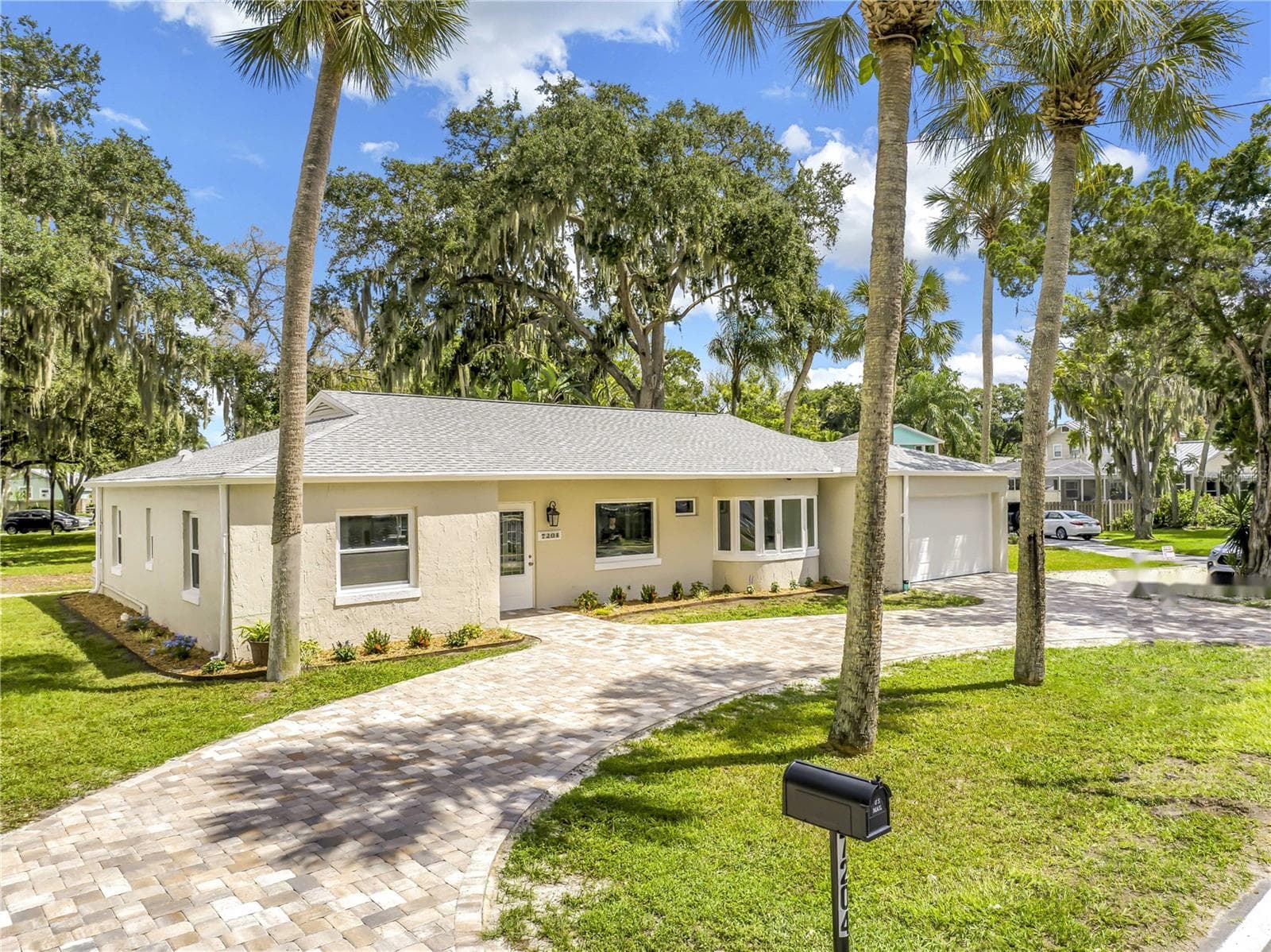 7204 GRAND BLVD