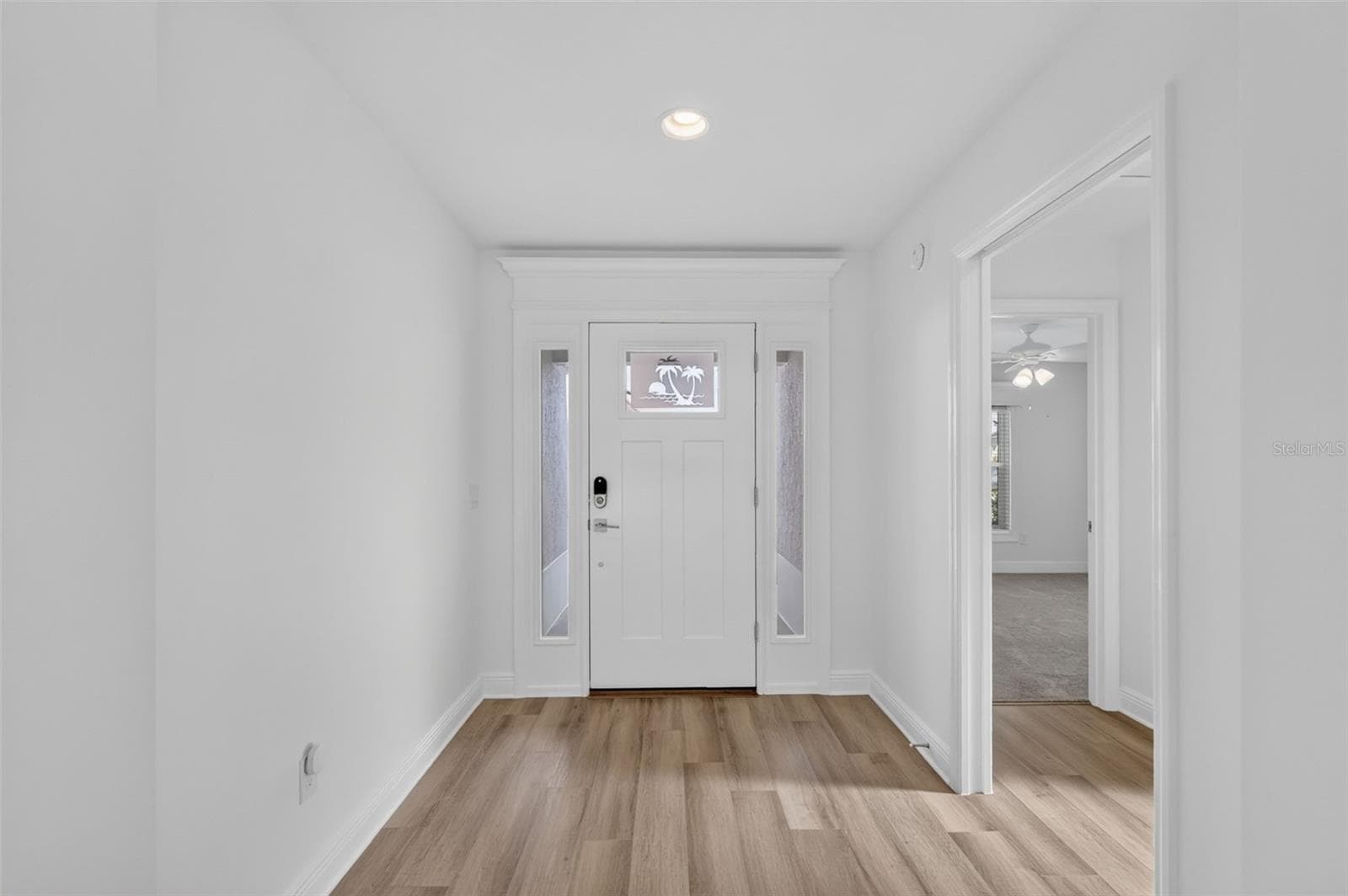 Foyer and Front Entry - 6996 DWIGHT DR, THE VILLAGES