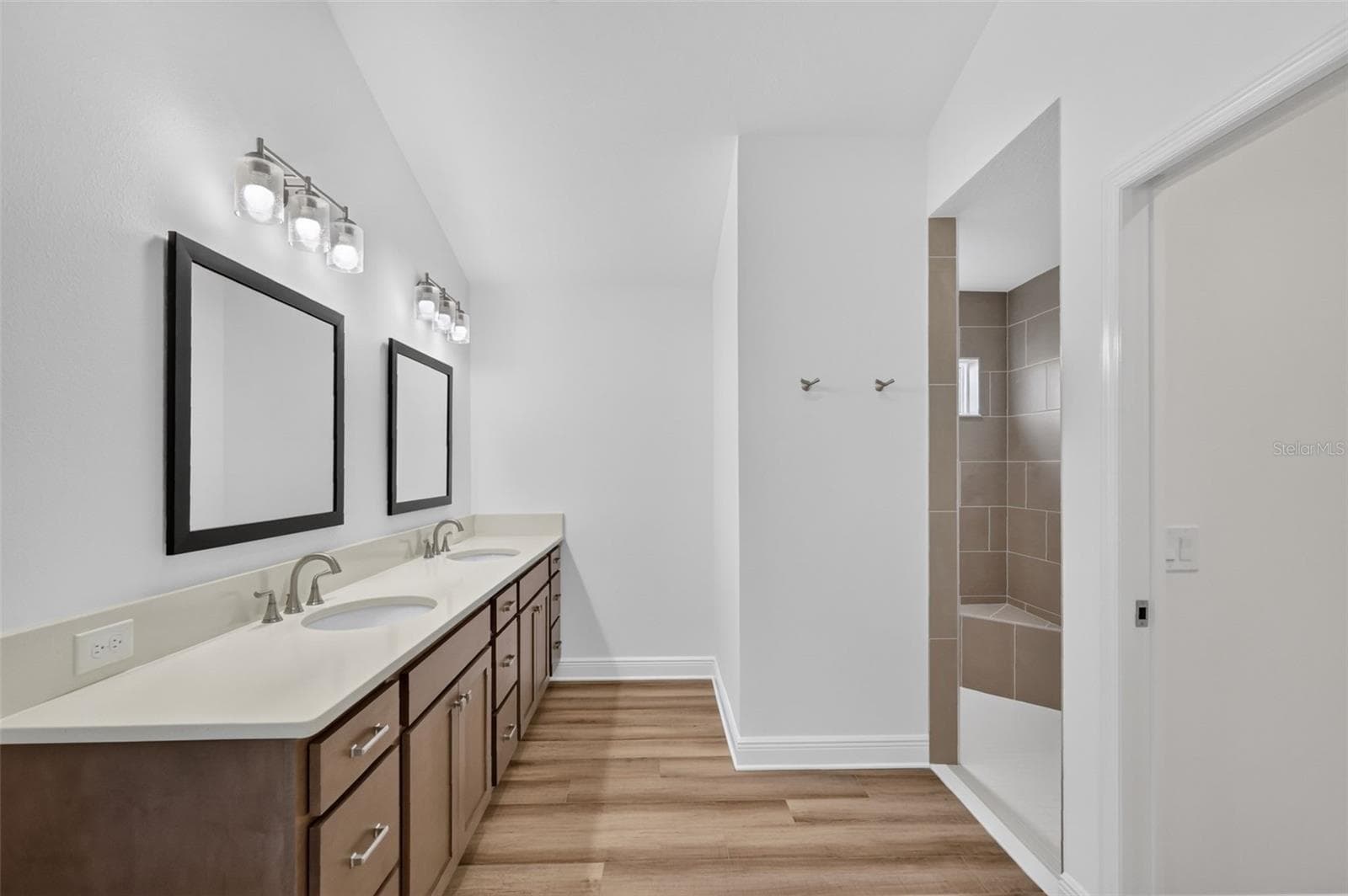 Primary Bathroom - 6996 DWIGHT DR, THE VILLAGES