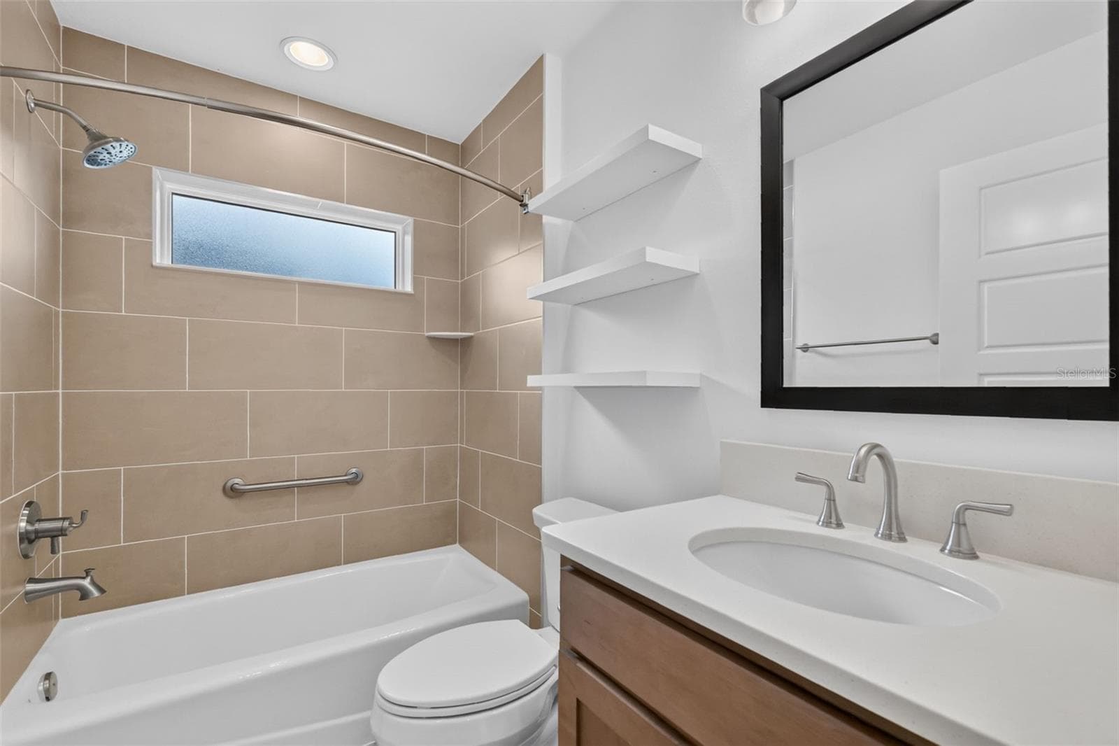 Second Bathroom - 6996 DWIGHT DR, THE VILLAGES