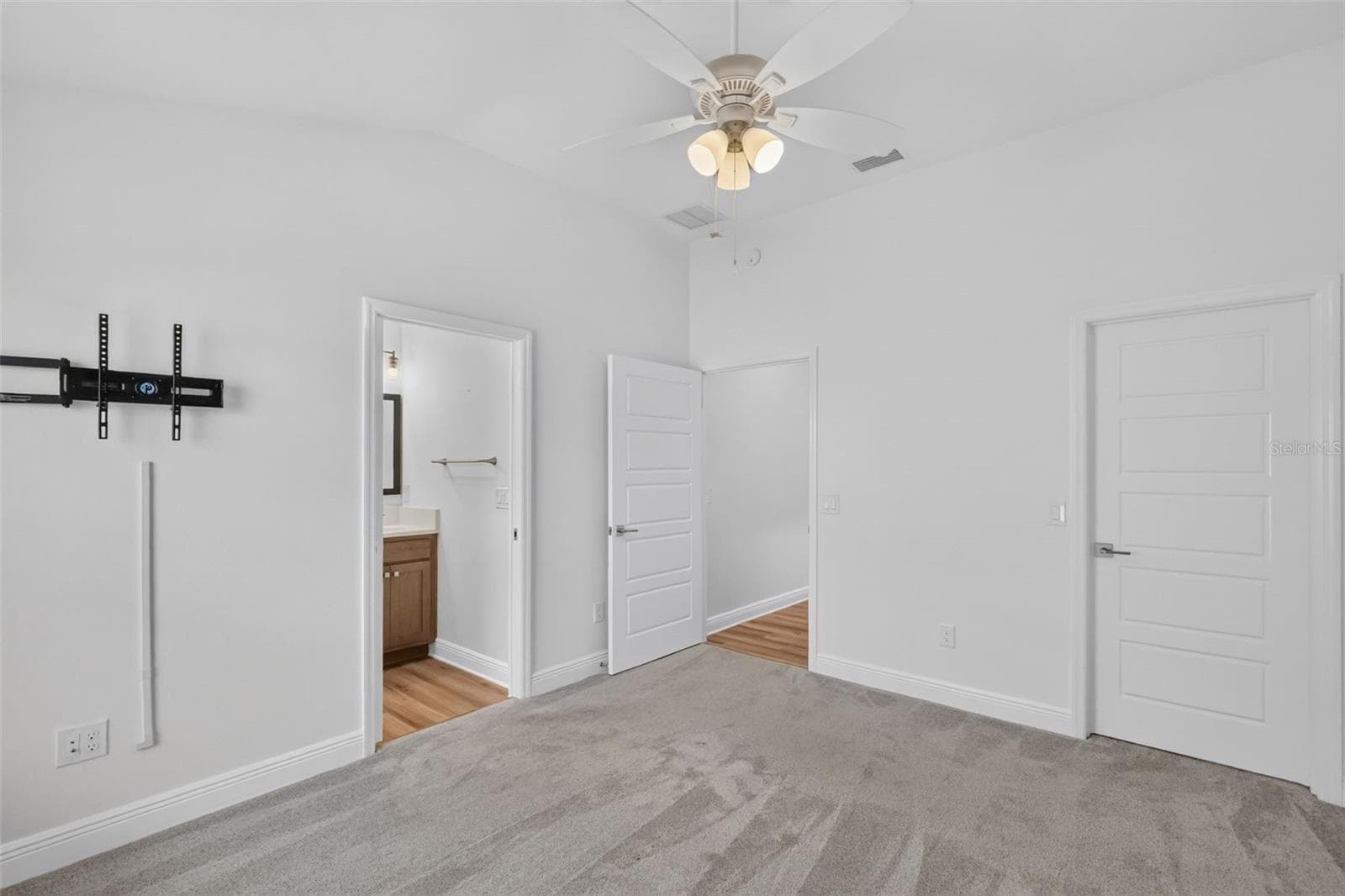 Third Bedroom with En-Suite Third Bathroom - 6996 DWIGHT DR, THE VILLAGES