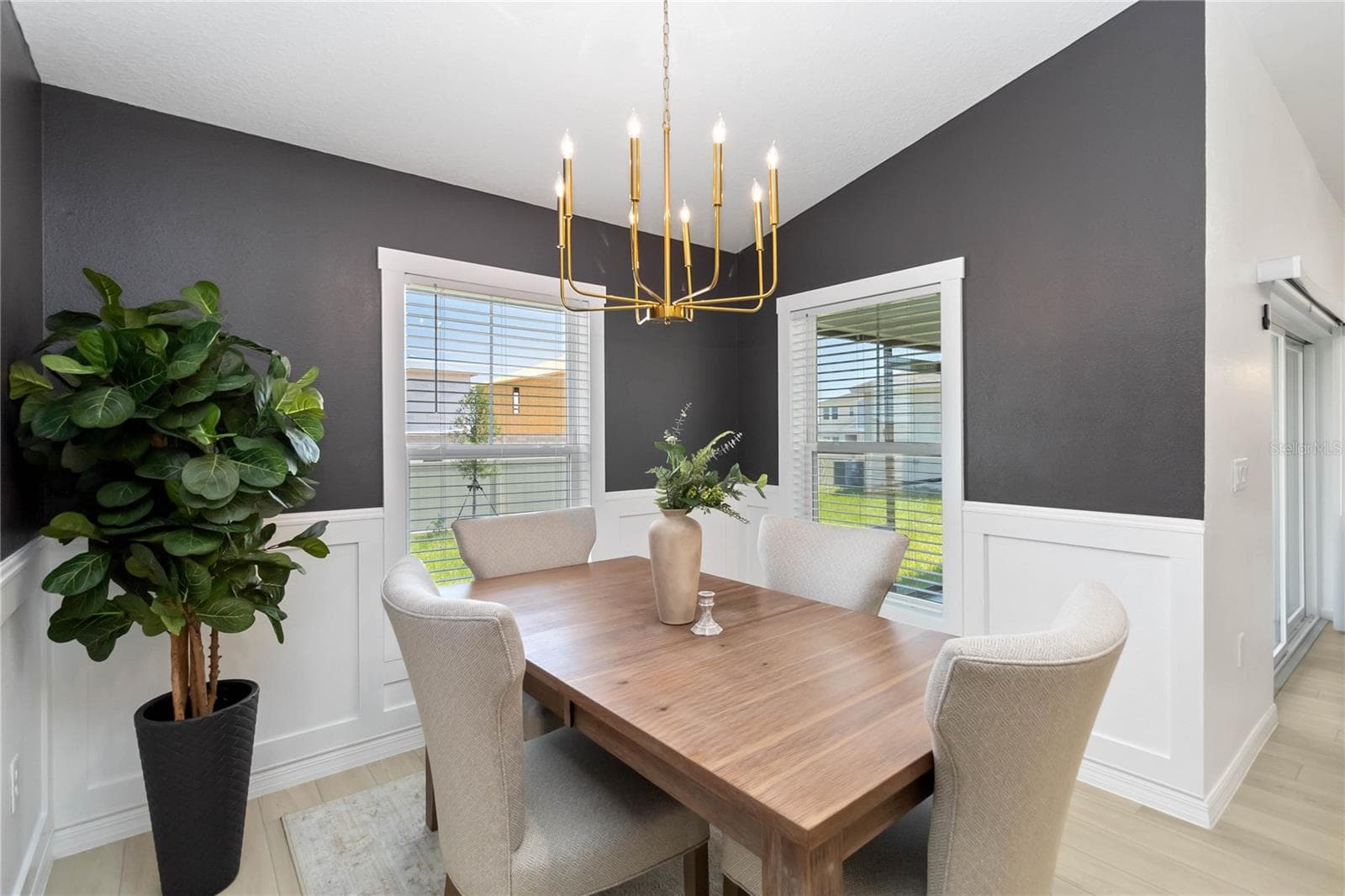 Dining area - 2441 OAKWOOD LN, DAVENPORT