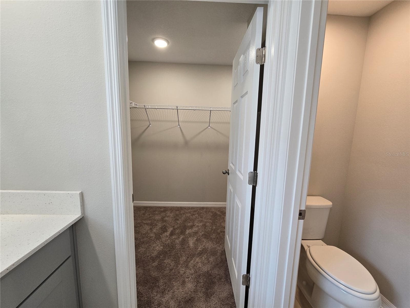Primary bathroom - 2441 OAKWOOD LN, DAVENPORT