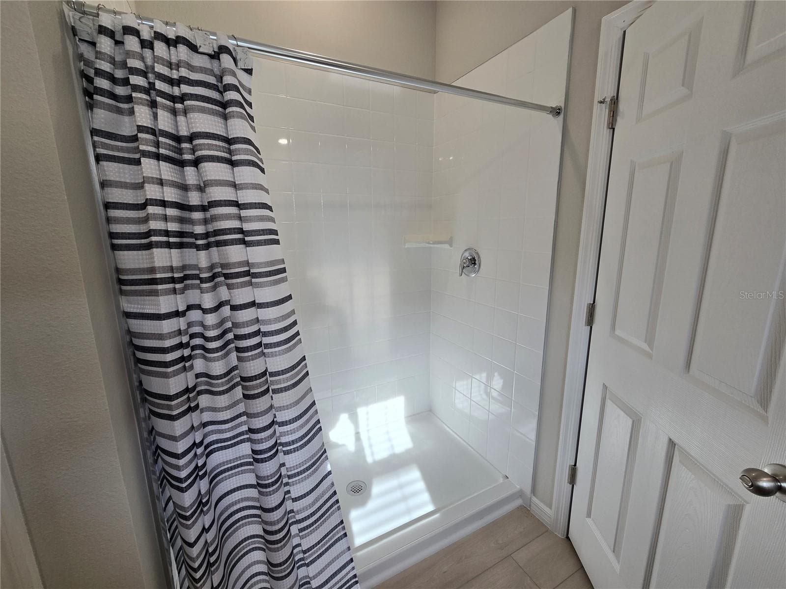 Primary bathroom - 2441 OAKWOOD LN, DAVENPORT