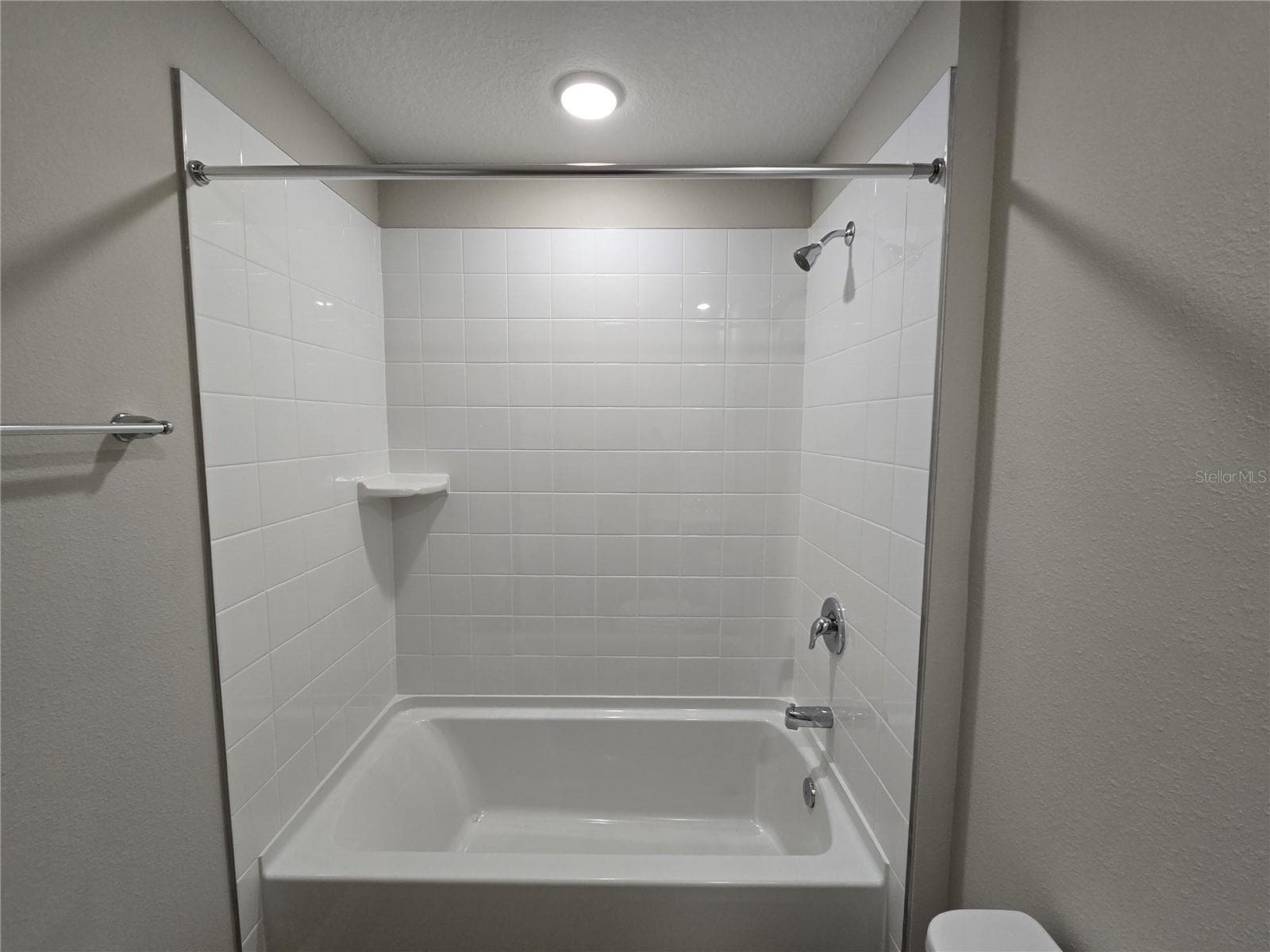 Bathroom 2 - 2441 OAKWOOD LN, DAVENPORT