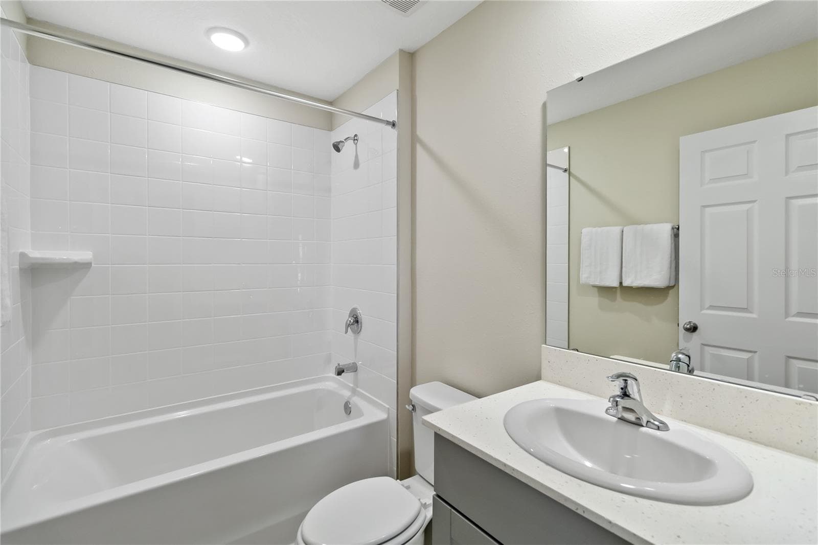 Bathroom 2 - 2441 OAKWOOD LN, DAVENPORT