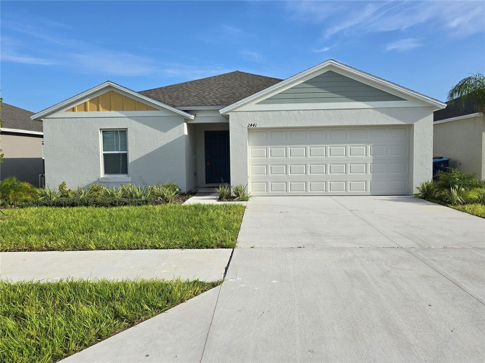 Front exterior - 2441 OAKWOOD LN, DAVENPORT
