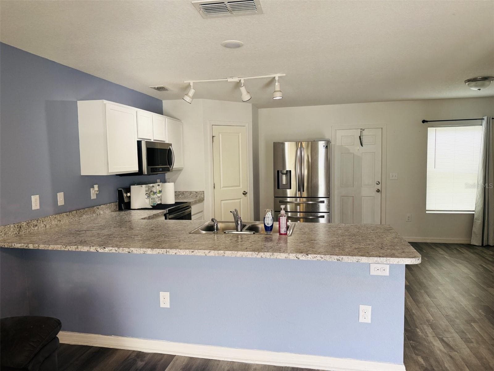 Single Family Residence at 12020 PINE WARBLER AVE, WEEKI WACHEE, photo 3 of 22