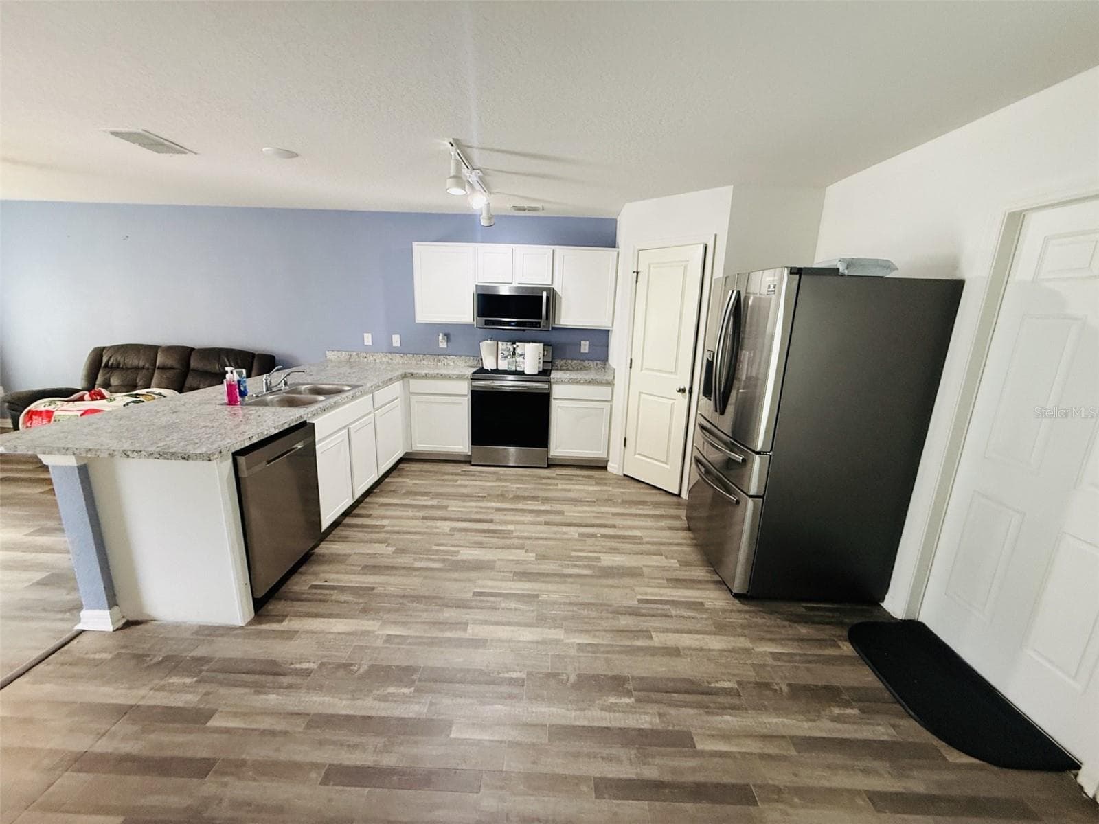 Single Family Residence at 12020 PINE WARBLER AVE, WEEKI WACHEE, photo 5 of 22