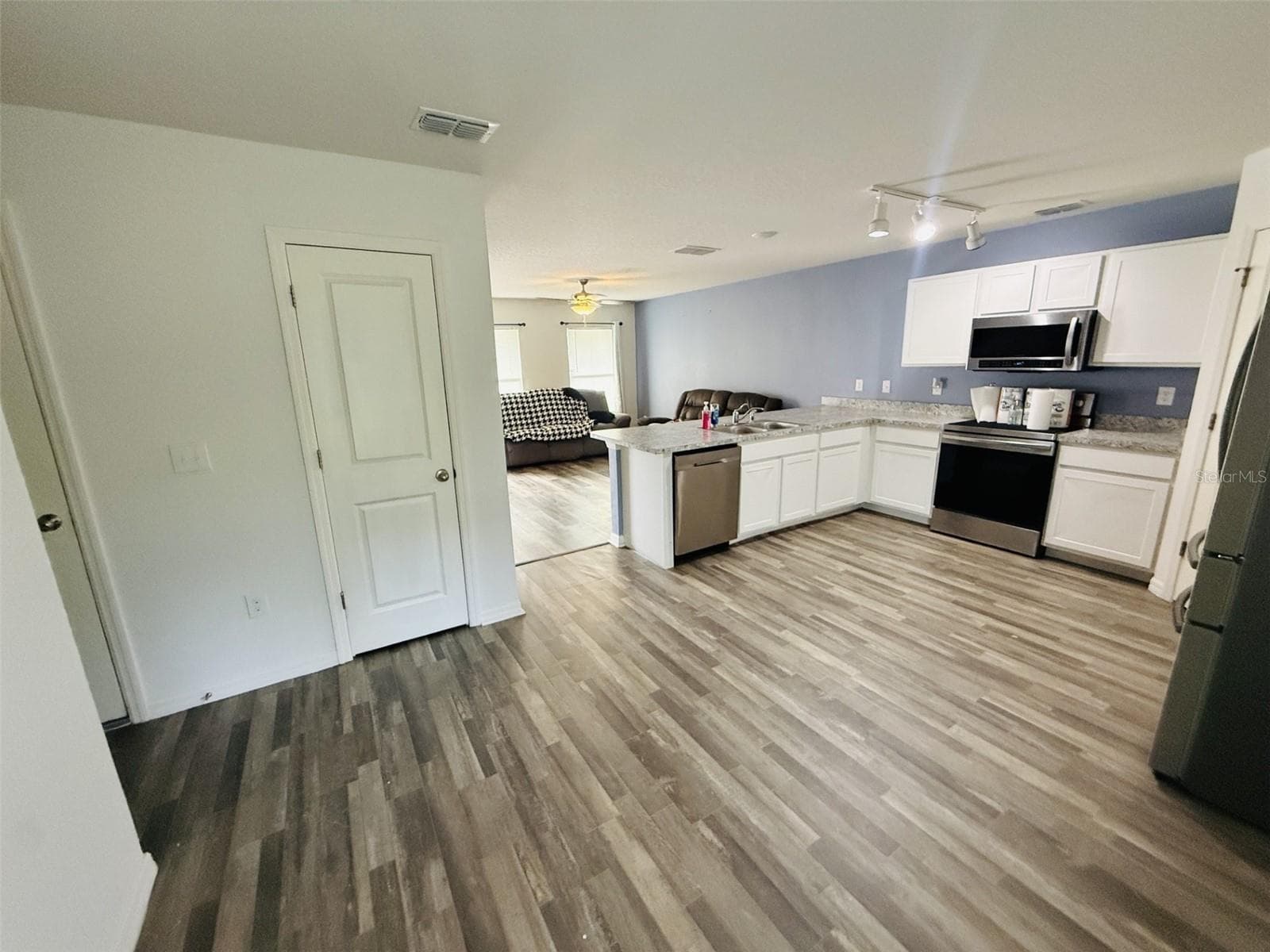 Single Family Residence at 12020 PINE WARBLER AVE, WEEKI WACHEE, photo 7 of 22
