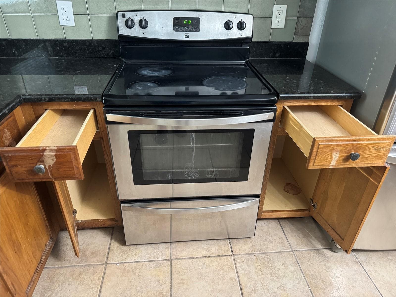 EXTRA CABINET SPACE - 2884 SOMERSET PARK DR #2907, TAMPA