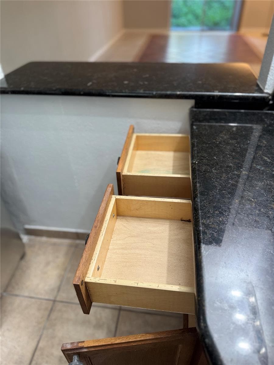 COFFEE & SMALL APPLIANCE STATION BREAKFAST BAR W/DRAWERS & CABINET - 2884 SOMERSET PARK DR #2907, TAMPA
