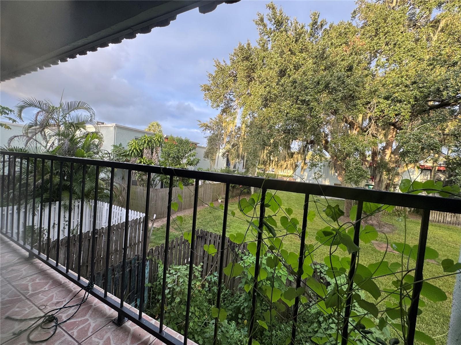 UPPER VIEWING & SERENITY BALCONY - 2884 SOMERSET PARK DR #2907, TAMPA