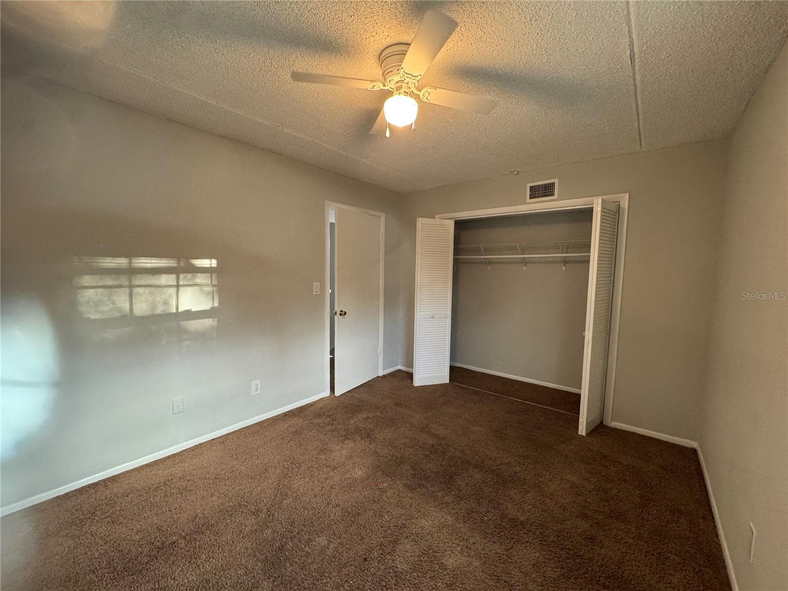 RIGHT TURN WALL FROMWINDOW WALL TO DOOR - 2884 SOMERSET PARK DR #2907, TAMPA