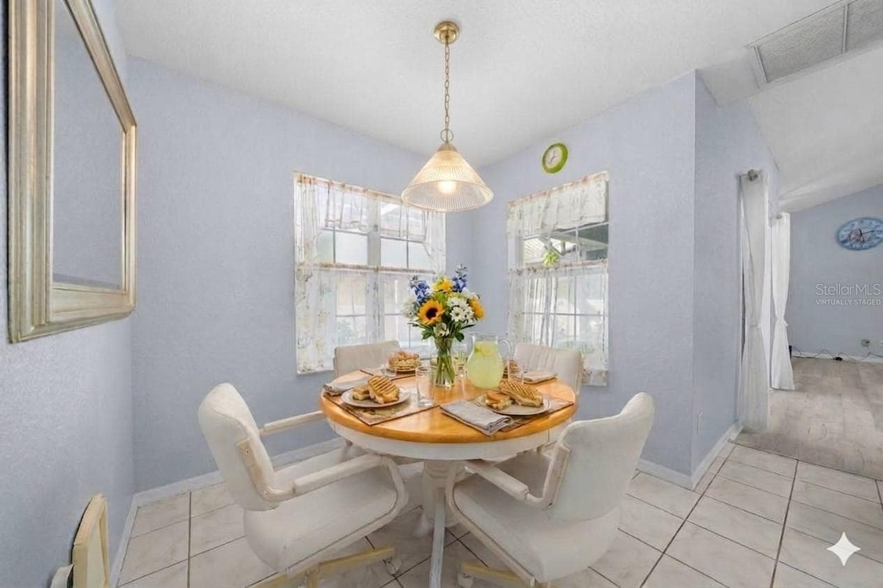 Virtually Staged - 17789 SE 113TH TER, SUMMERFIELD