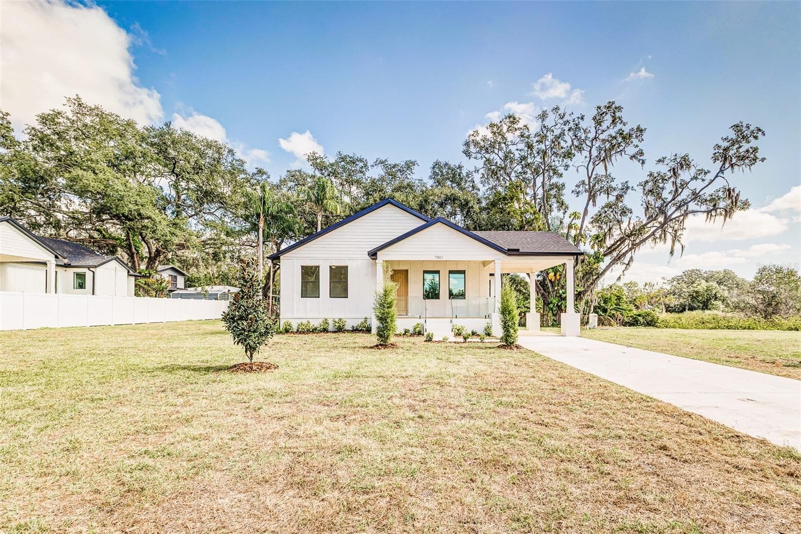 Single Family Residence at 7901 N GREENWOOD AVE, TAMPA, photo 2 of 39