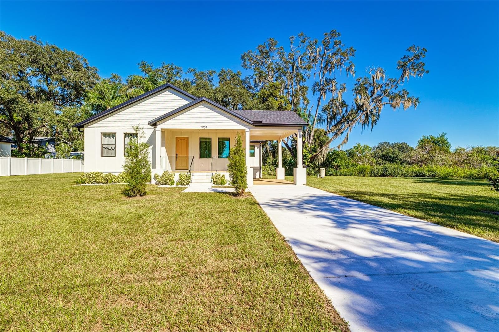 Single Family Residence at 7901 N GREENWOOD AVE, TAMPA, photo 5 of 39