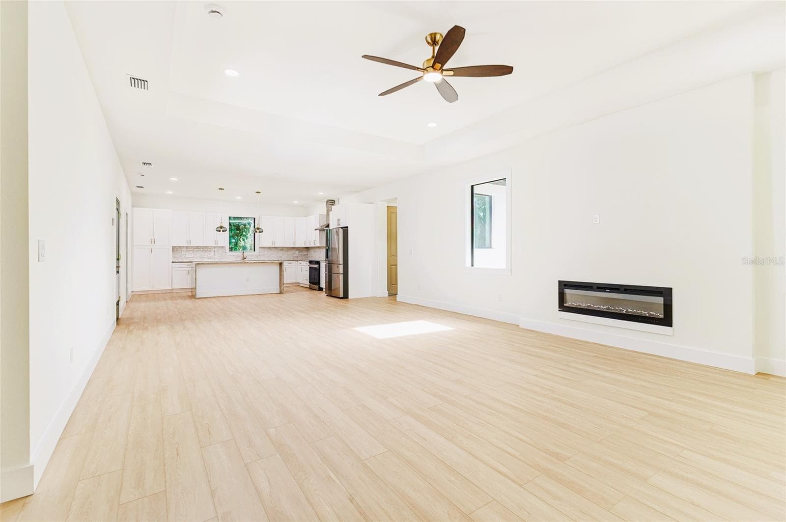Single Family Residence at 7901 N GREENWOOD AVE, TAMPA, photo 7 of 39