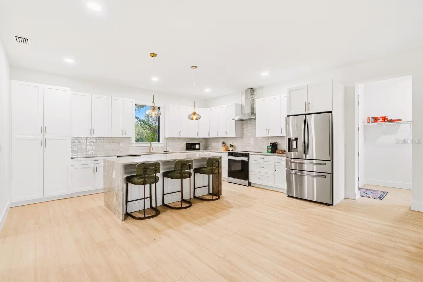 Single Family Residence at 7901 N GREENWOOD AVE, TAMPA, photo 16 of 39