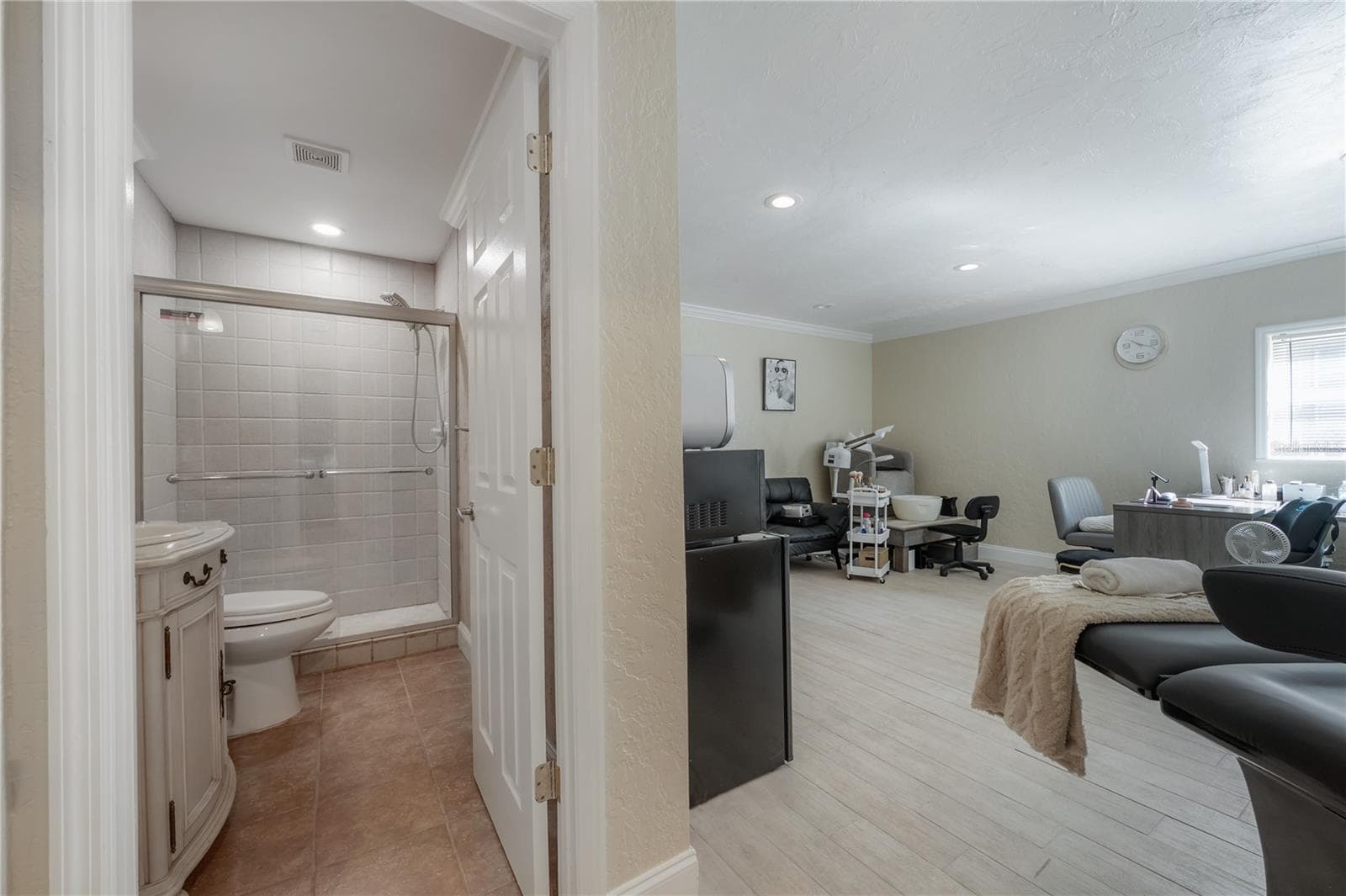 Single Family Residence at 3138 W EUCLID AVE, TAMPA, photo 13 of 31