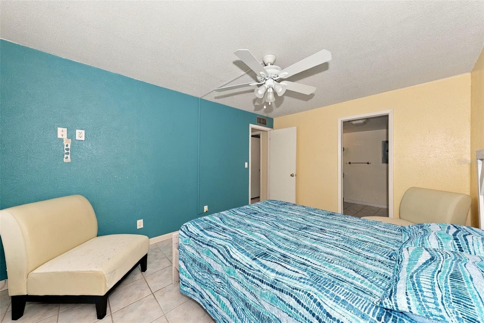 large primary suite with en suite bathroom and laundry - 1799 N HIGHLAND AVE #159, CLEARWATER