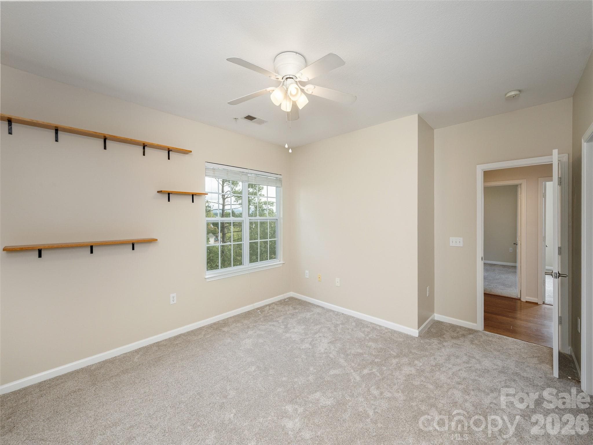 Condominium at 437 Appeldoorn Circle, Asheville, photo 18 of 31