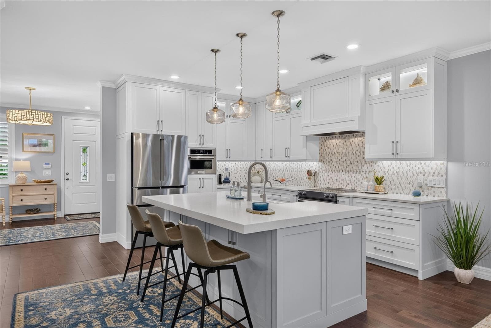 Single Family Residence at 70 ISLAND CIR, SARASOTA, photo 7 of 54