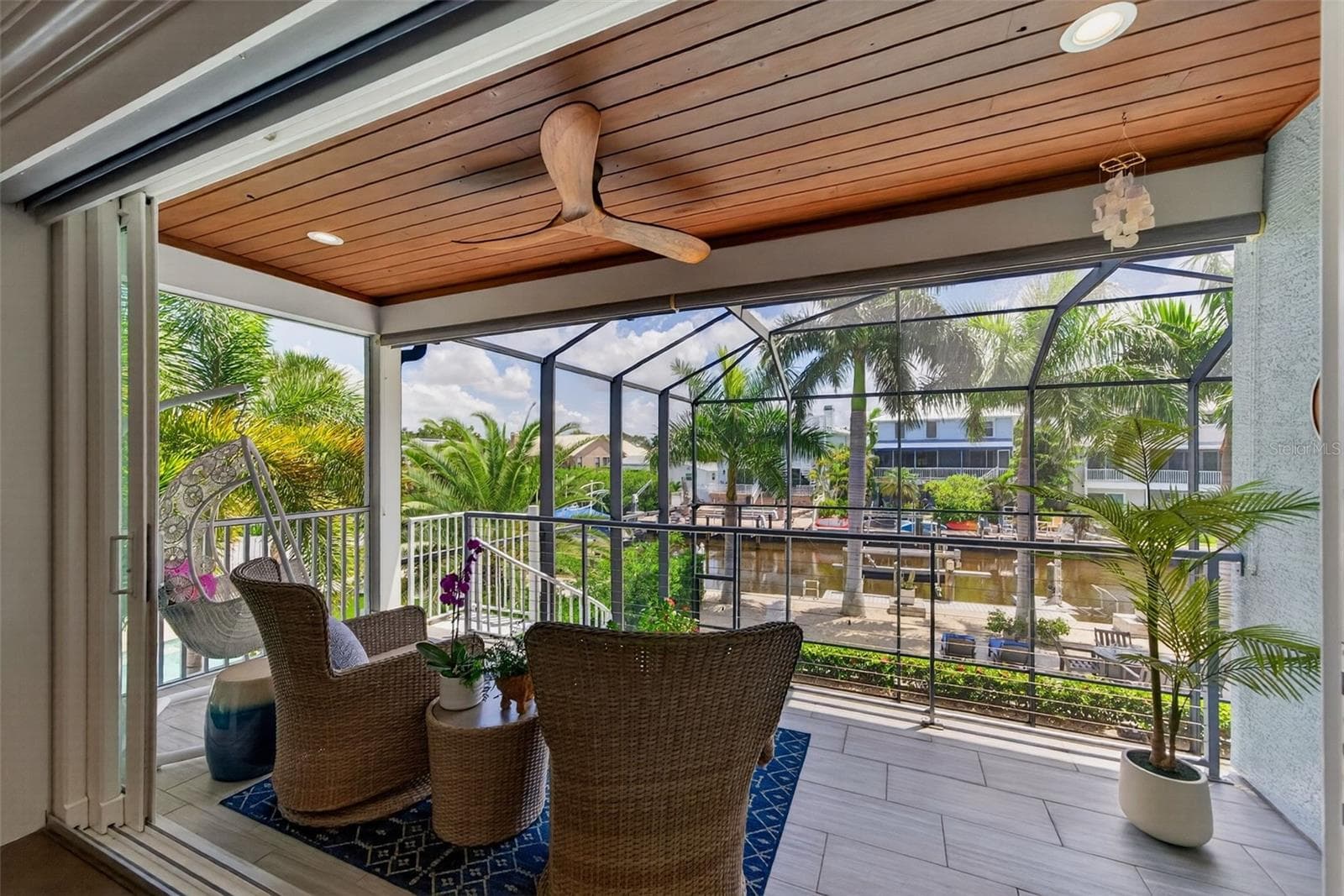 Single Family Residence at 70 ISLAND CIR, SARASOTA, photo 14 of 54