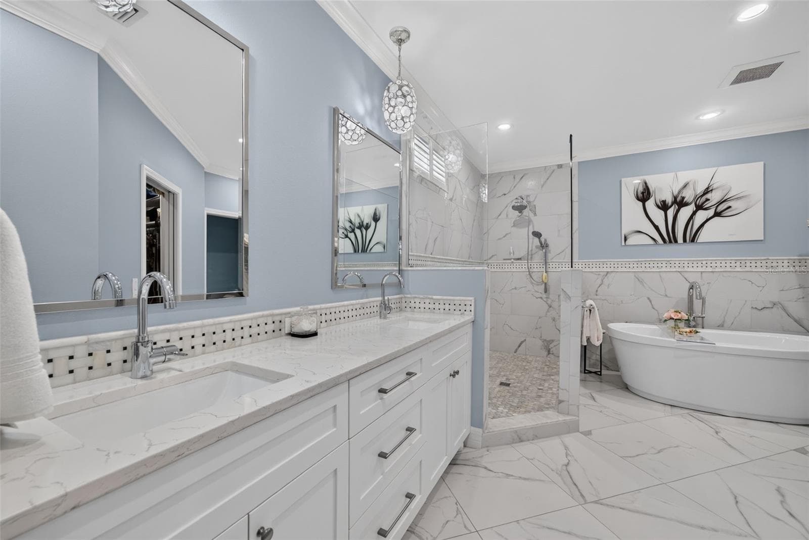 Single Family Residence at 70 ISLAND CIR, SARASOTA, photo 17 of 54