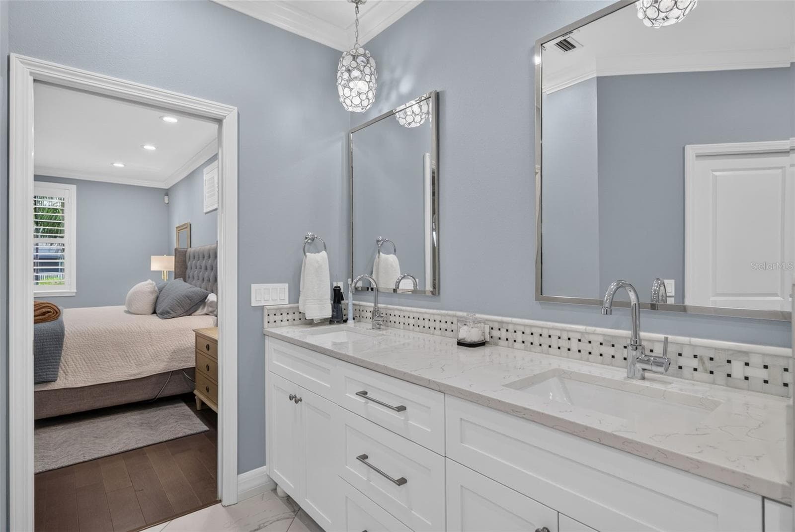 Single Family Residence at 70 ISLAND CIR, SARASOTA, photo 18 of 54