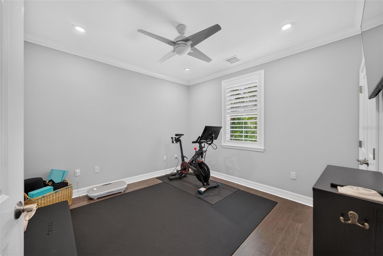 Single Family Residence at 70 ISLAND CIR, SARASOTA, photo 21 of 54