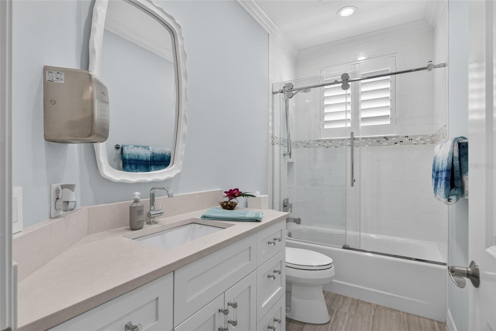 Single Family Residence at 70 ISLAND CIR, SARASOTA, photo 23 of 54