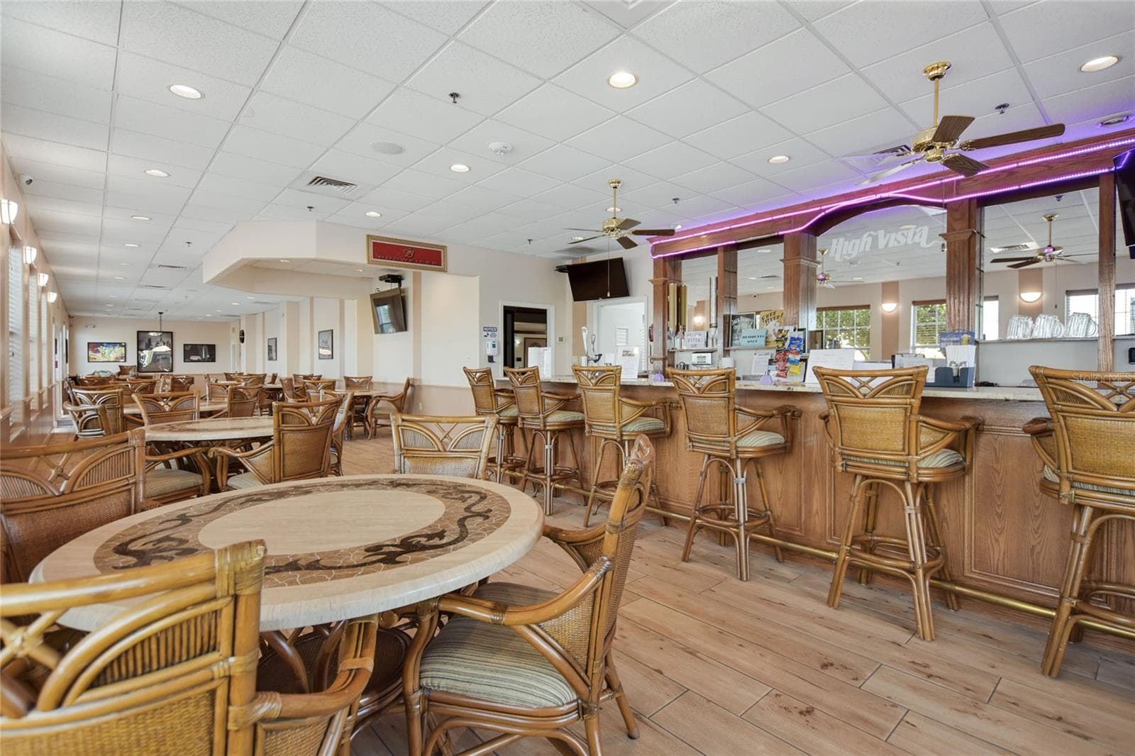 Pub - 217 FLEMING LN, DAVENPORT