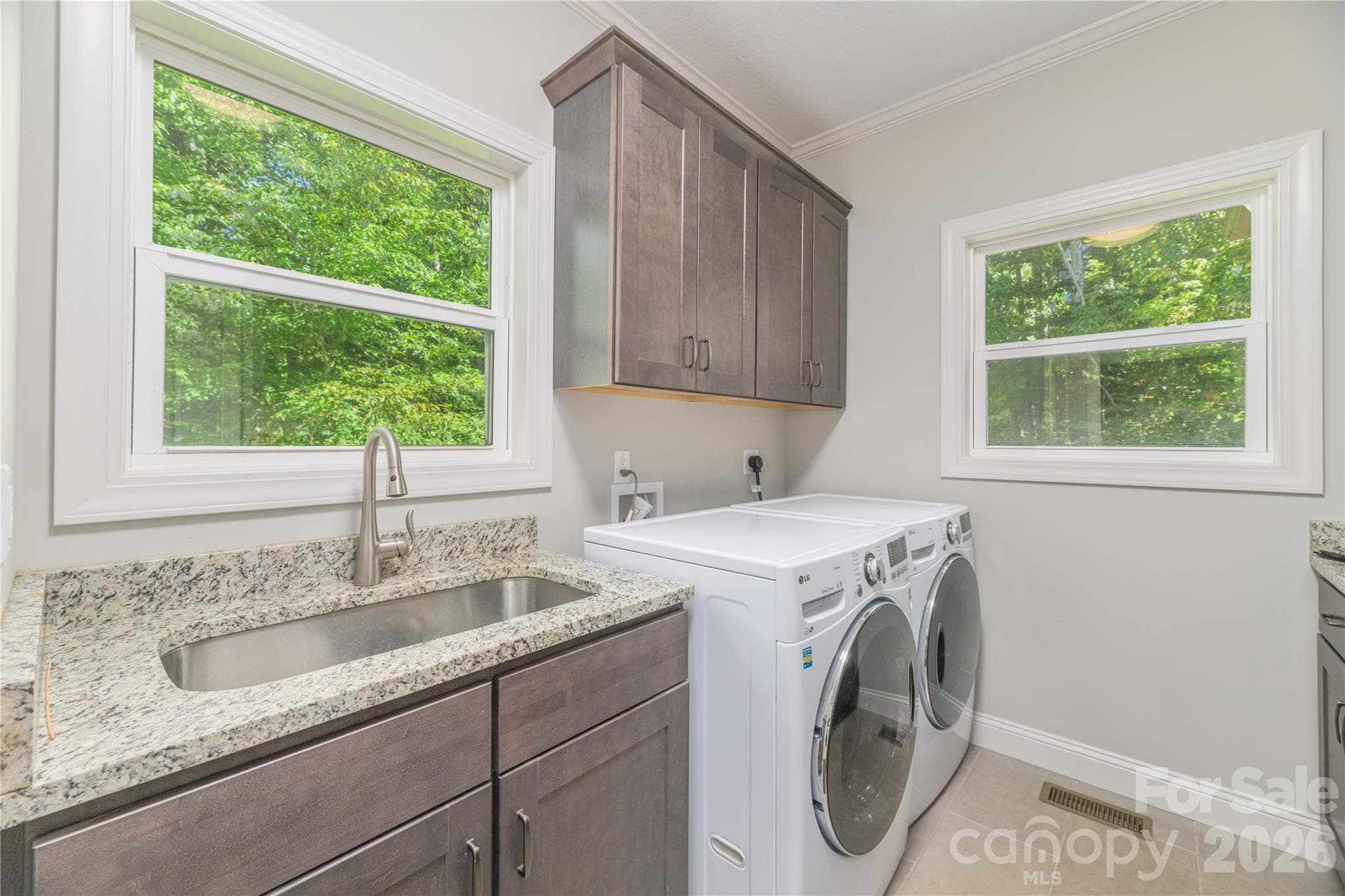 Single Family Residence at 18 Herron View Lane, Weaverville, photo 13 of 48