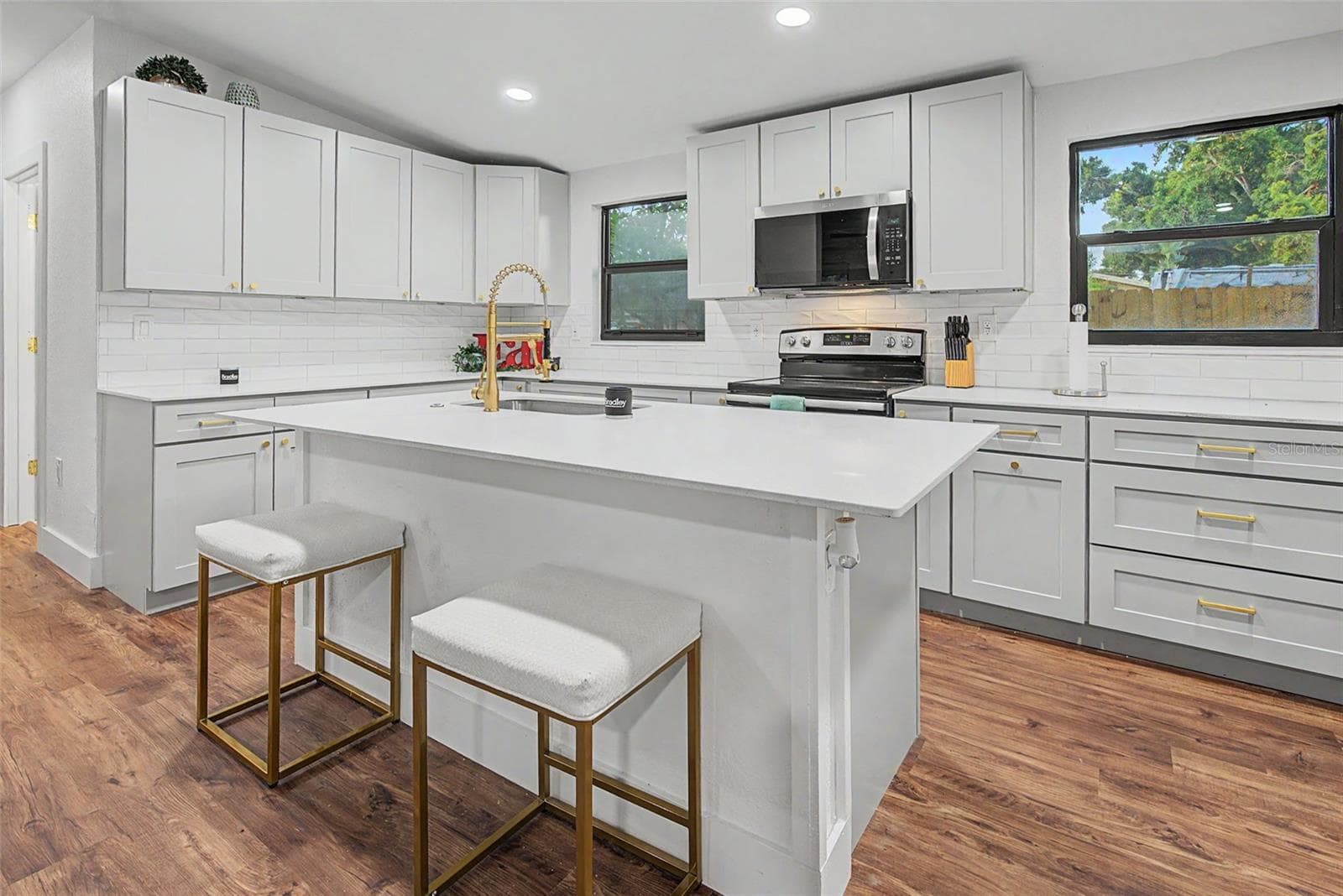 Single Family Residence at 3000 KAREN AVE, LARGO, photo 10 of 22