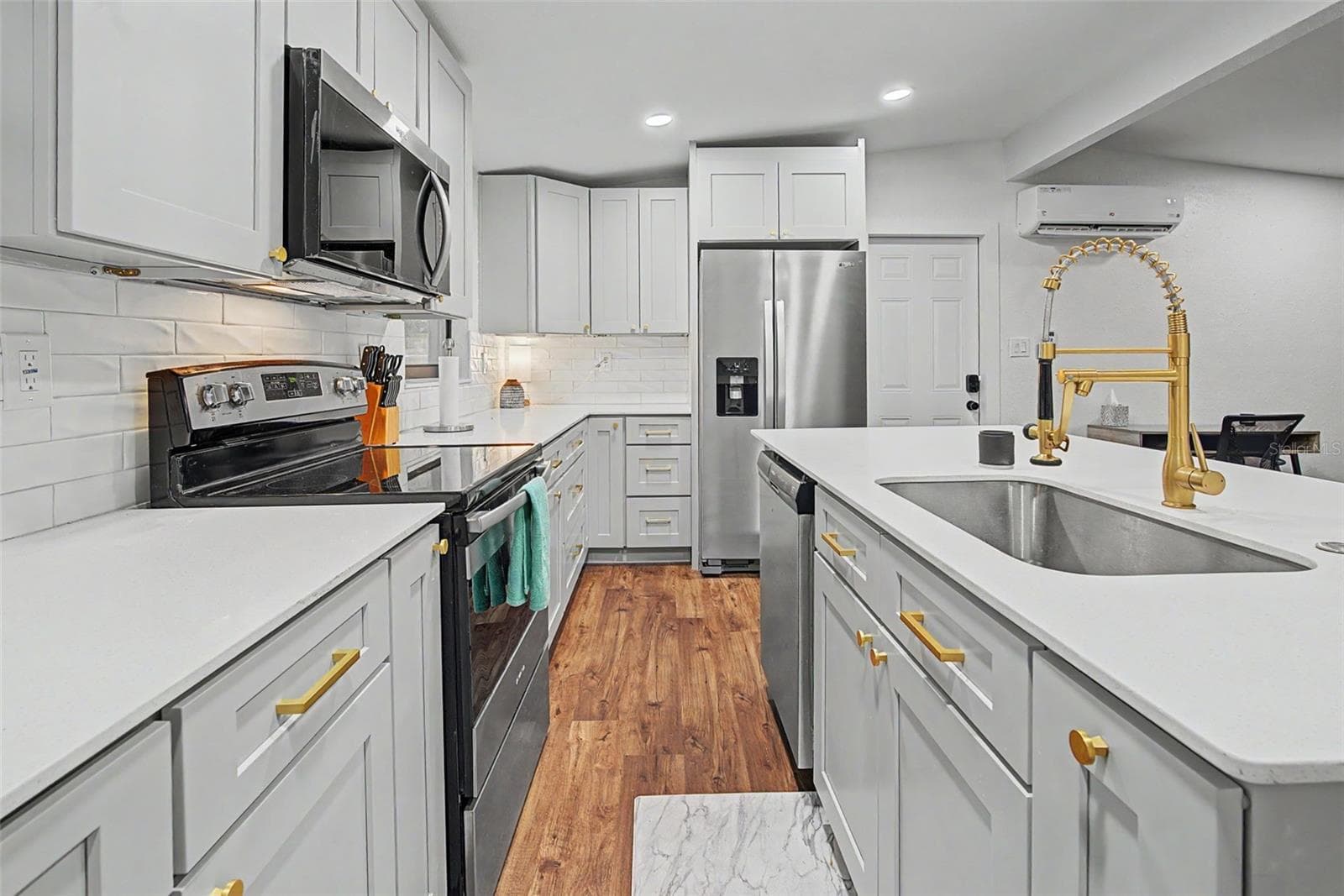 Single Family Residence at 3000 KAREN AVE, LARGO, photo 12 of 22