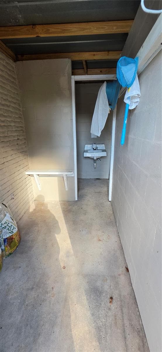 Pool Bath - 706 AVENUE I NE, WINTER HAVEN