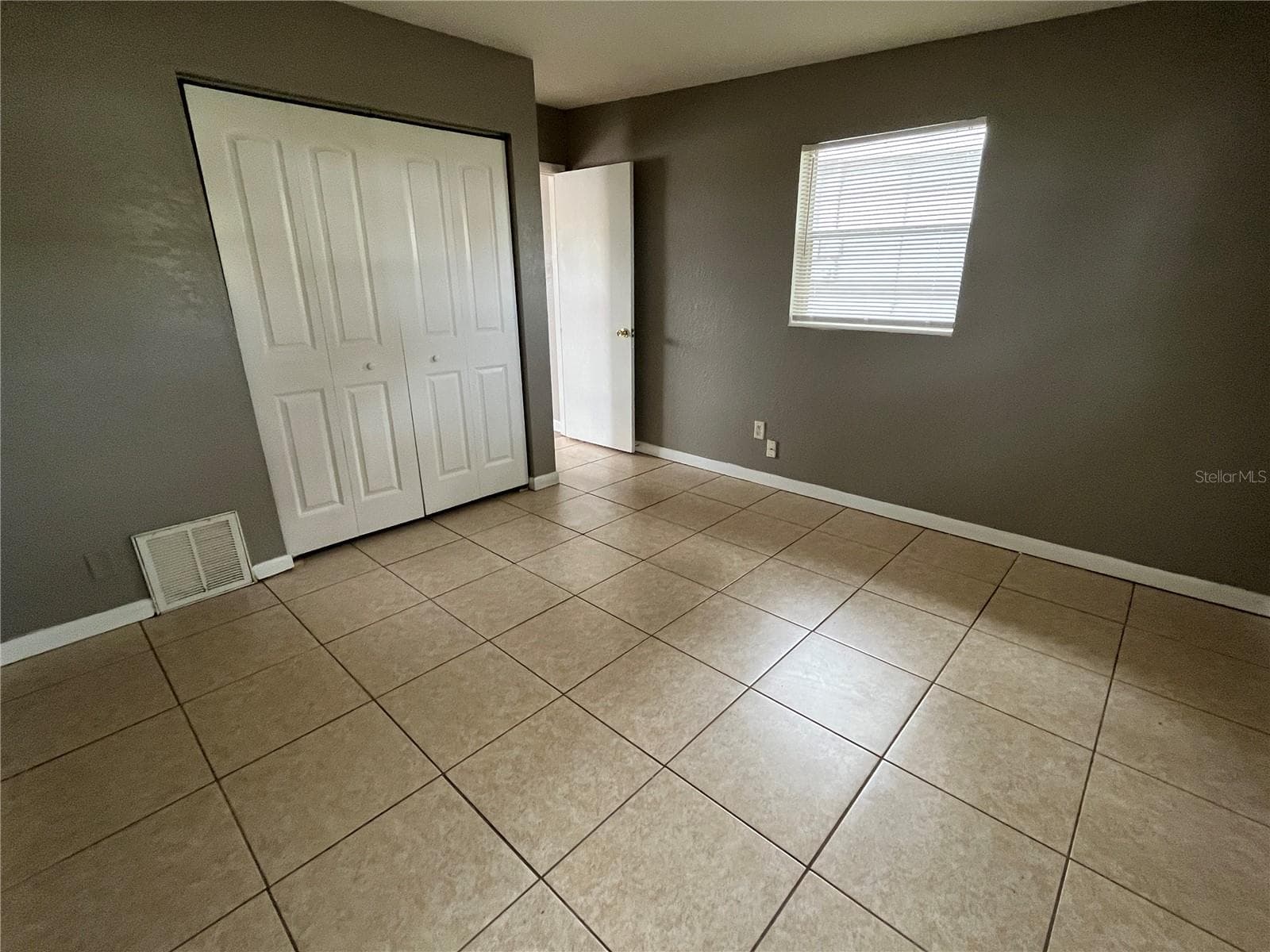 Apartment at 2600 TRINITY CIR NW #C, WINTER HAVEN, photo 3 of 7