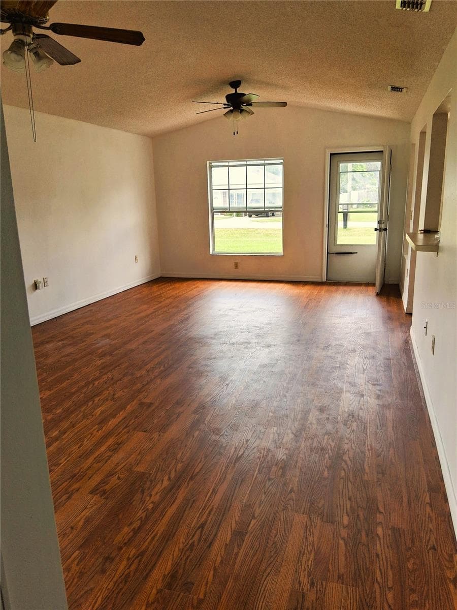 Living room - 21617 SW PEACH BLOSSOM ST, DUNNELLON